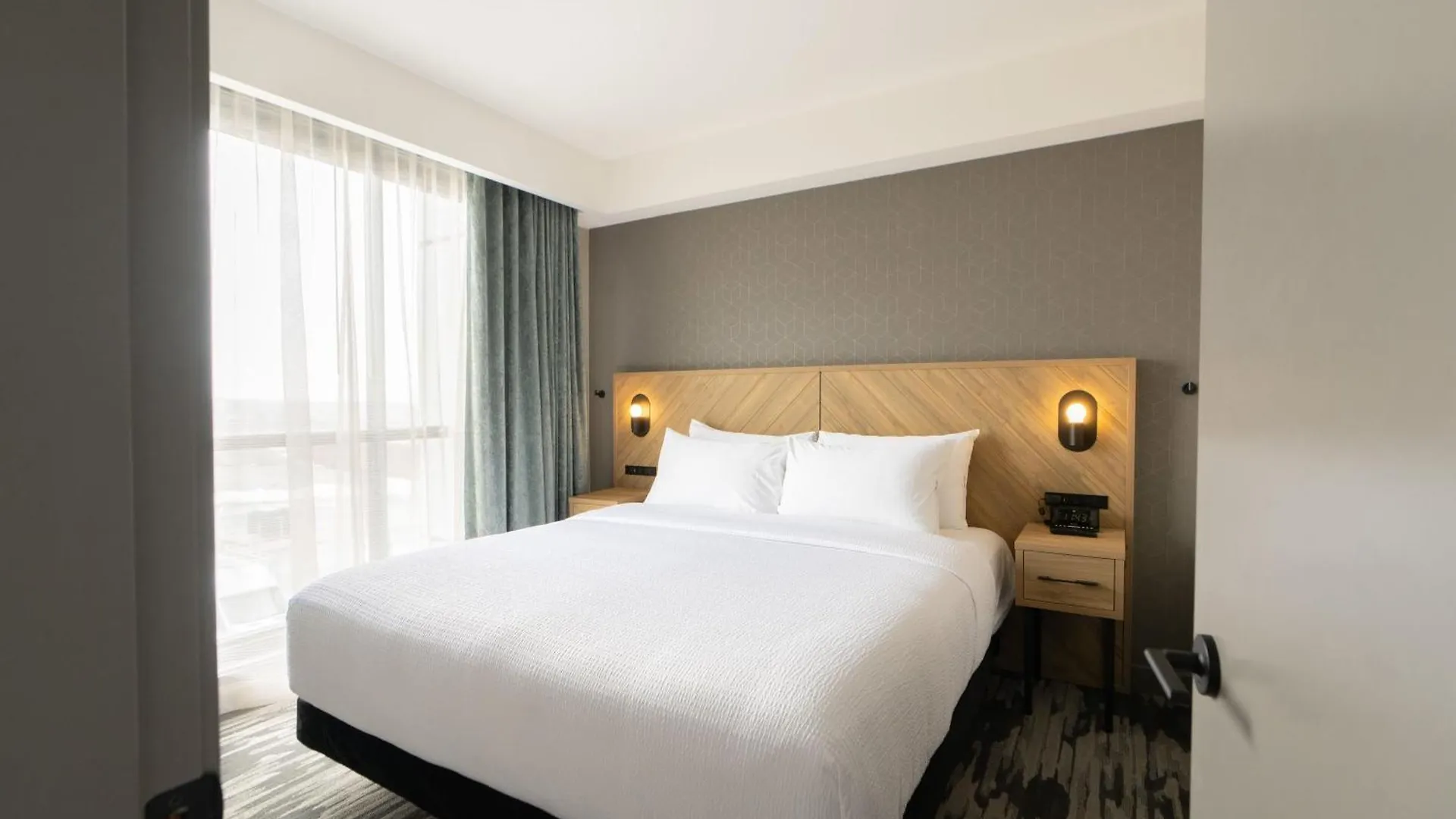 Sandman Signature Winnipeg Airport Hotel & Suites Canada
