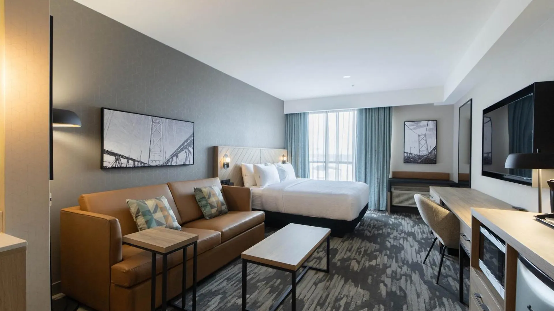 Sandman Signature Winnipeg Airport Hotel & Suites
